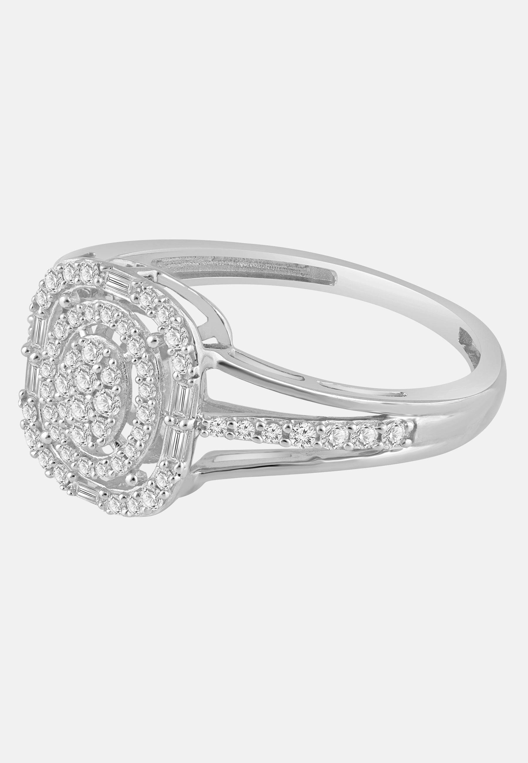 Ring aus 375 Weißgold mit Diamant