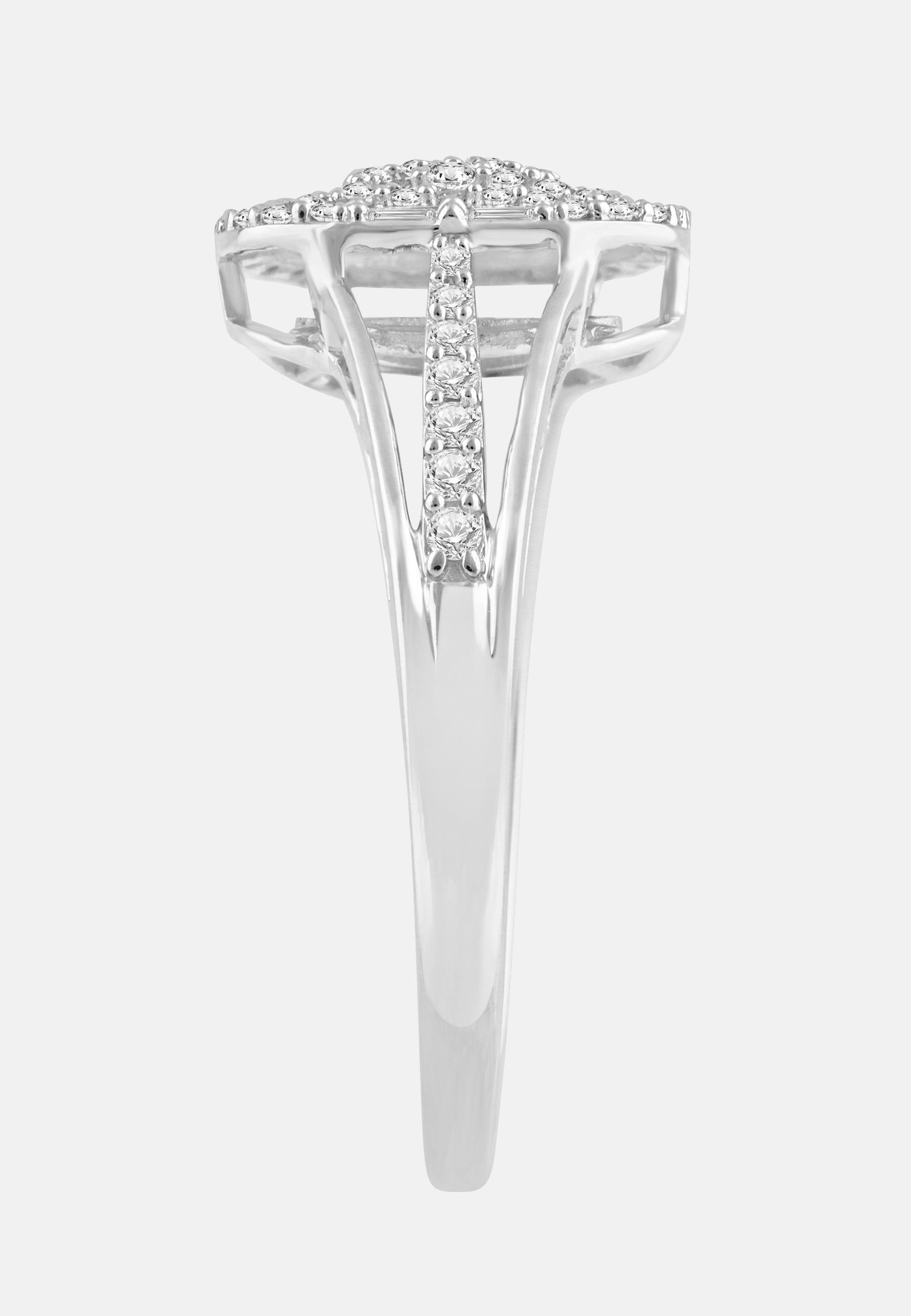 Ring aus 375 Weißgold mit Diamant