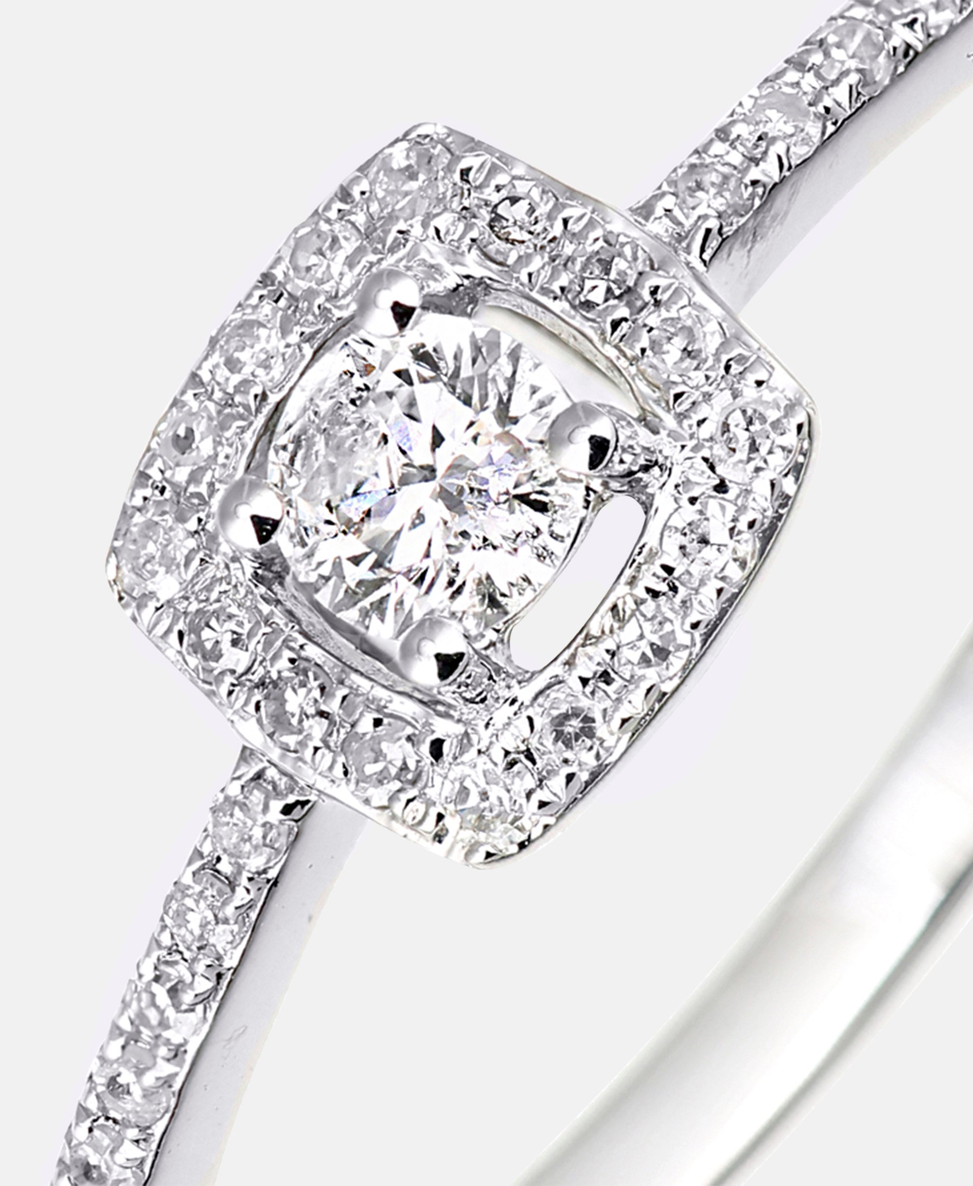 Verlobungsring aus 375 Weißgold mit Diamant