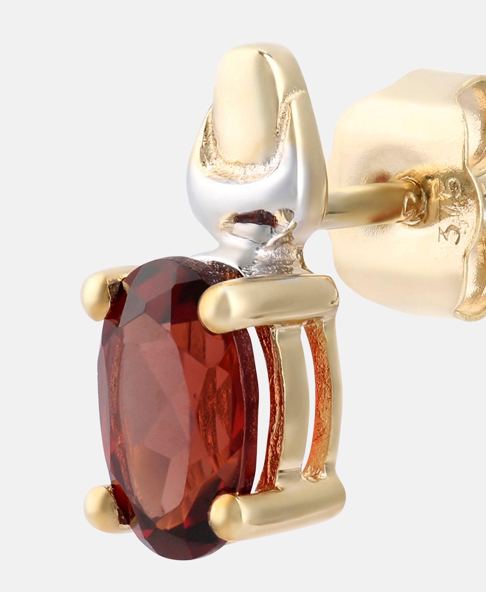 Ohrringe aus 375 Gelbgold mit Granat