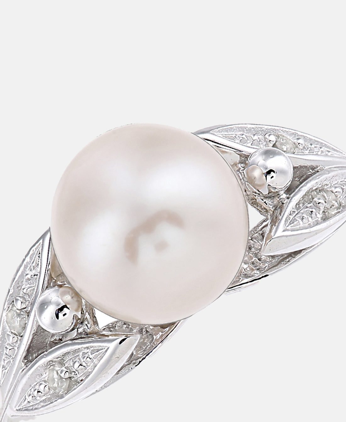 Ring aus 375 Weißgold mit 0.03 Karat Diamant mit Perle