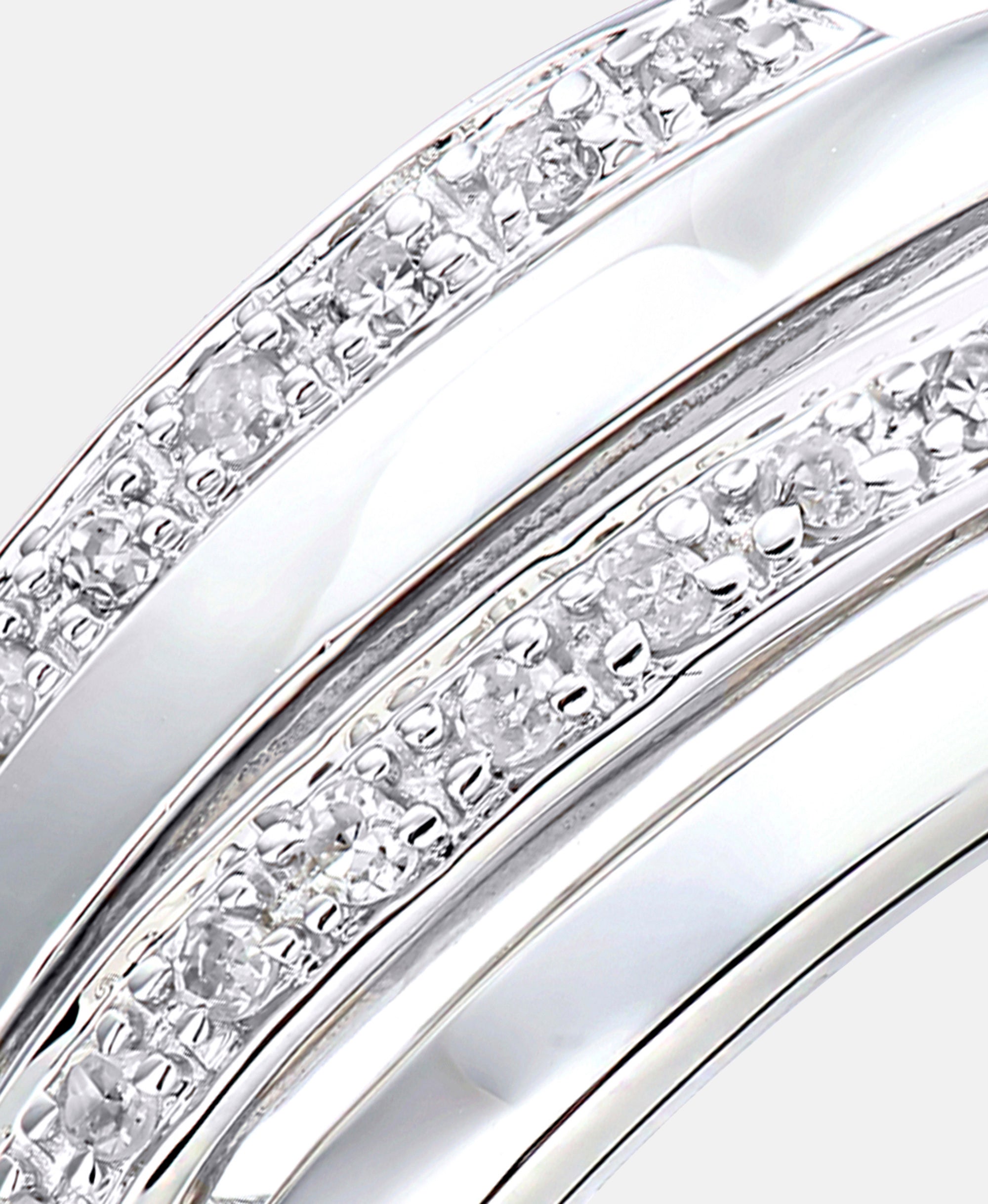 Ring aus 375 Weißgold mit Diamant