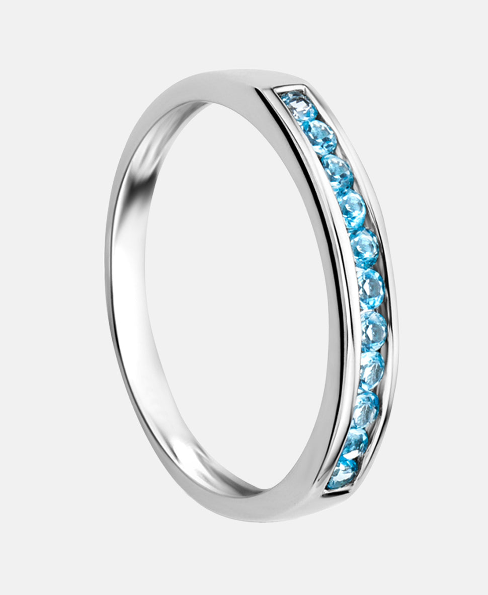Ring aus 375 Weißgold mit Topas