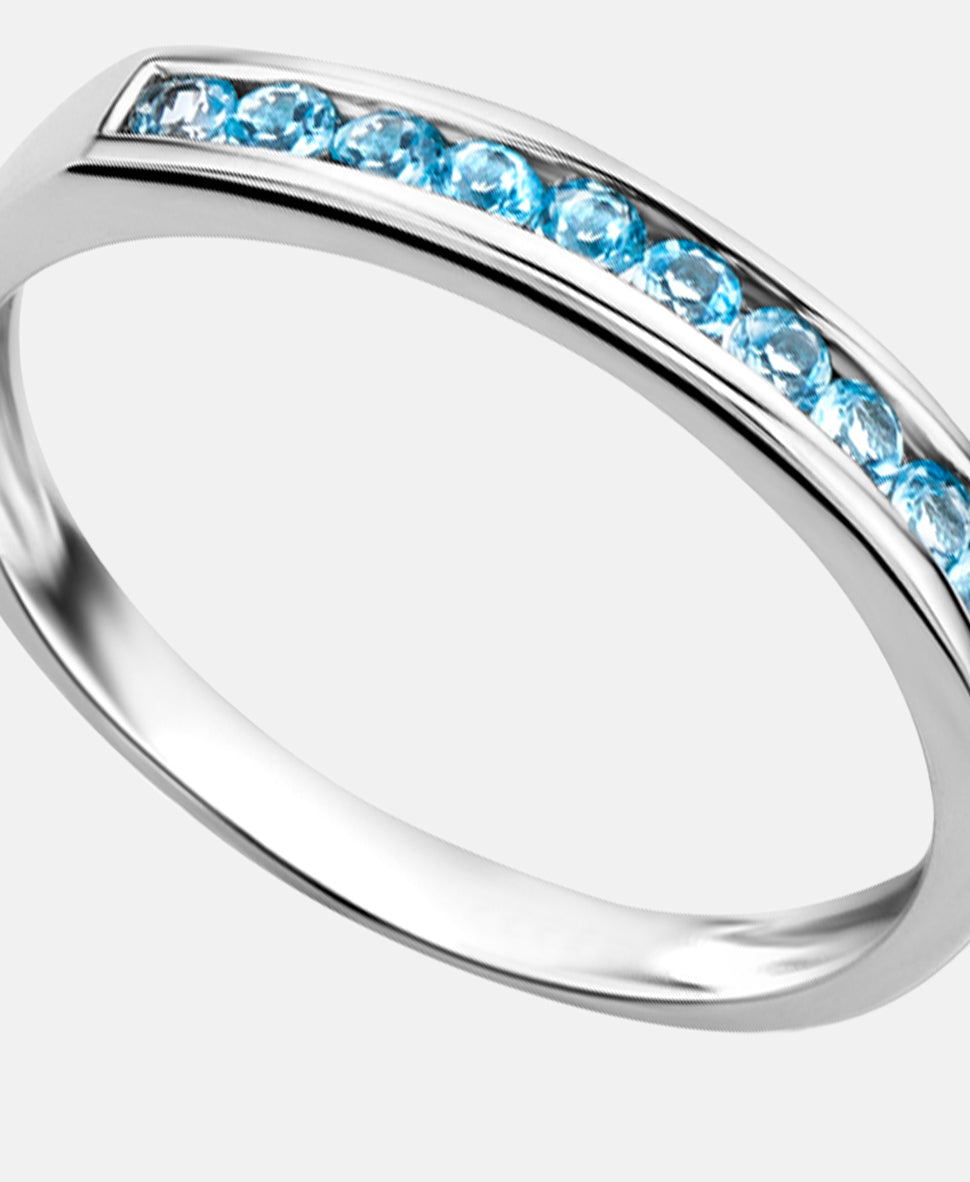 Ring aus 375 Weißgold mit Topas