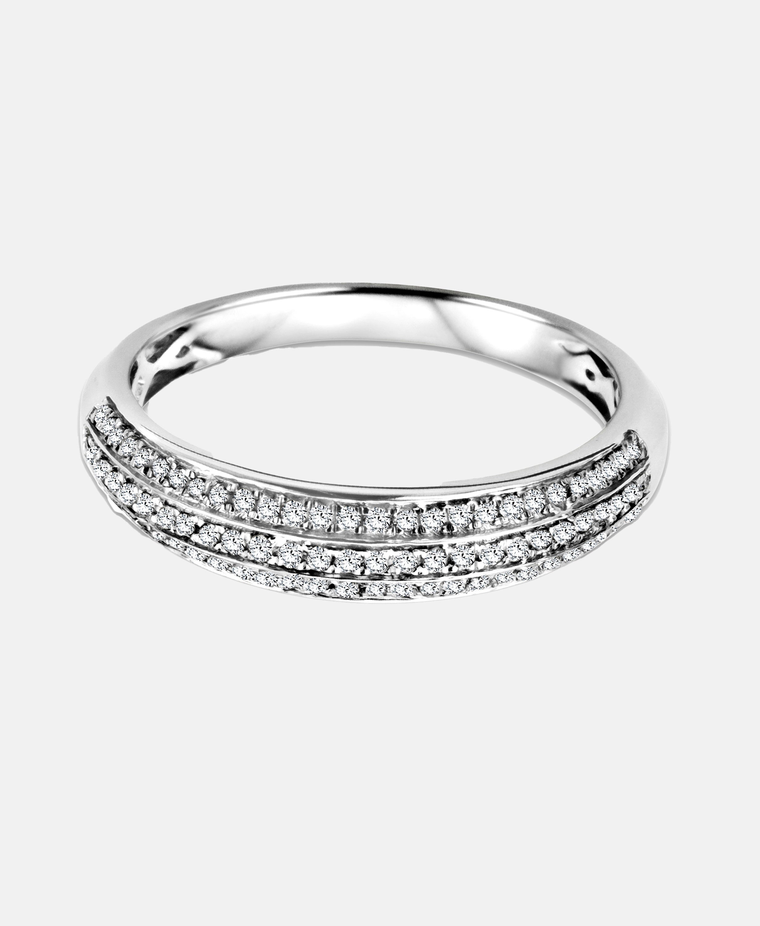 Ring aus 375 Weißgold mit Diamant