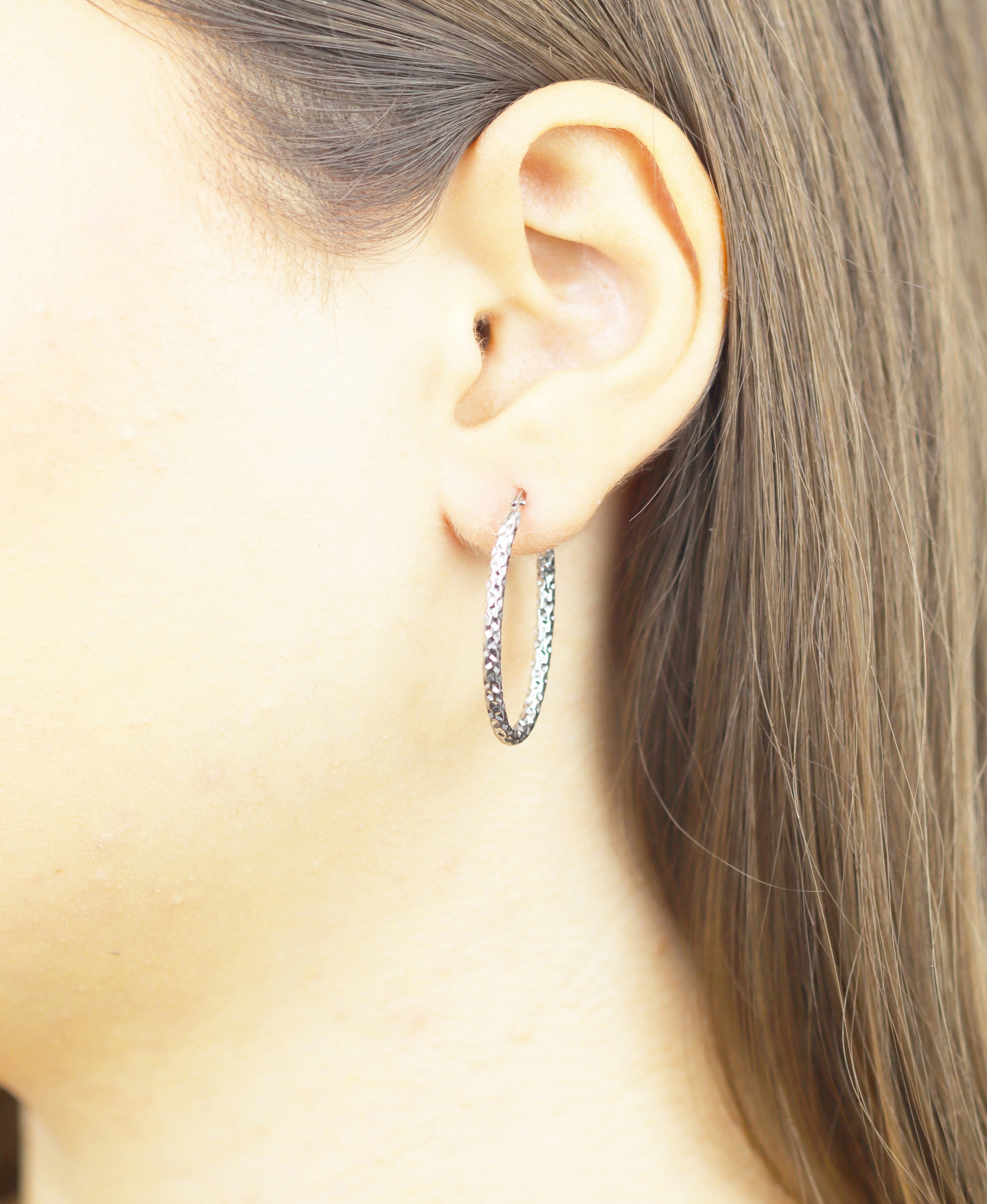 Vanlere Earrings White
