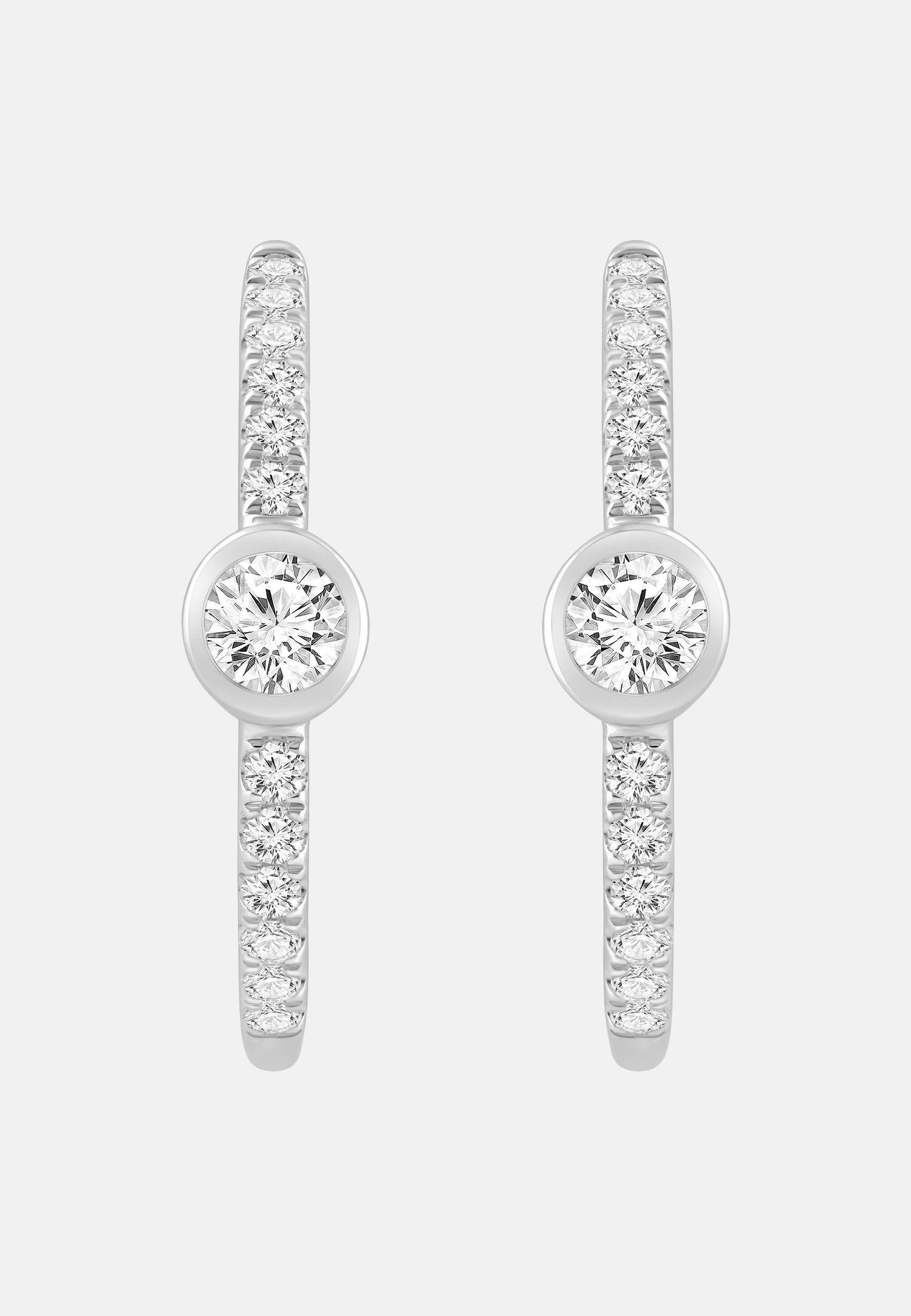 Ohrringe aus 375 Weißgold mit Lab Grown Diamant