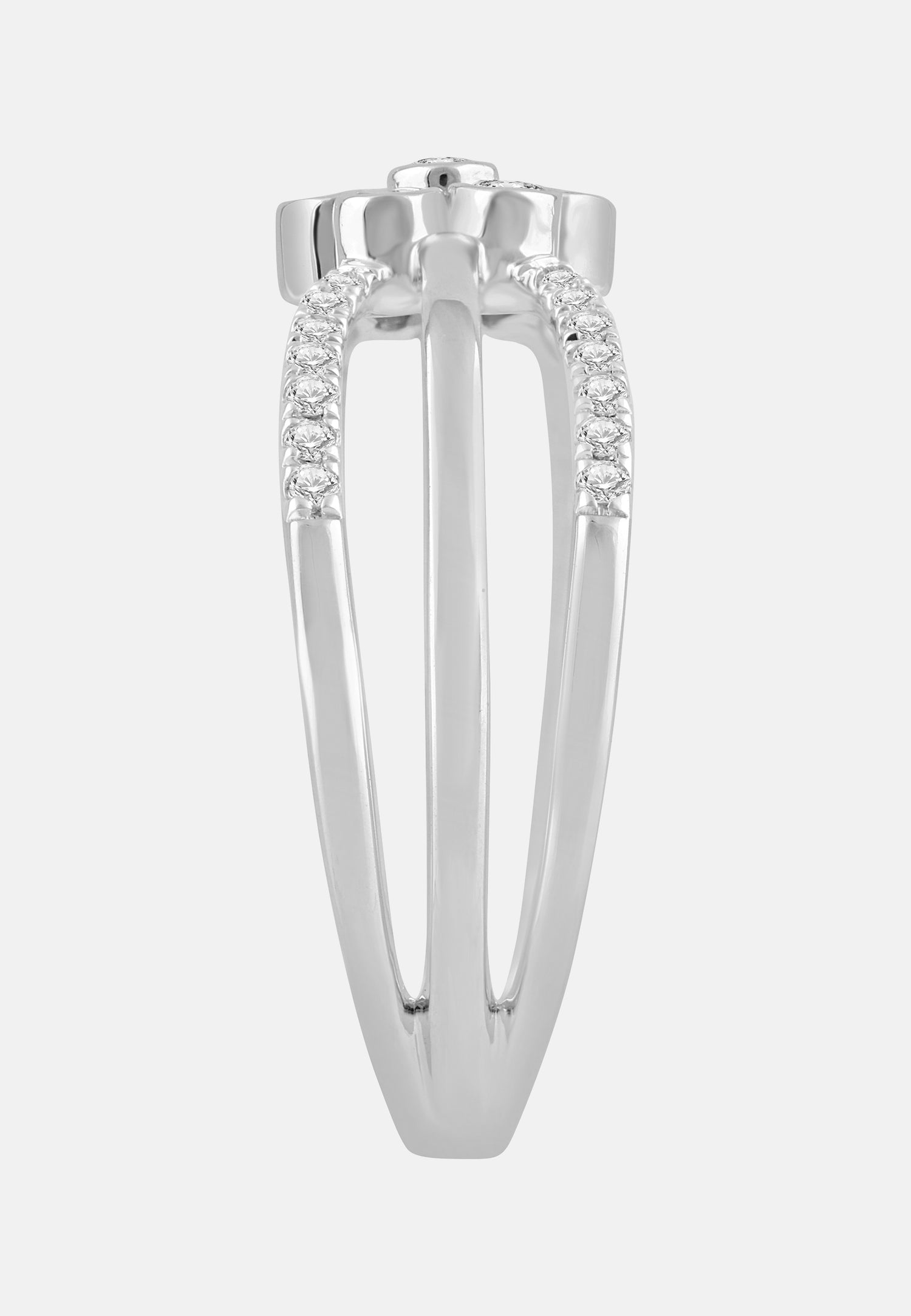 Ring aus 585 Weißgold mit Diamant