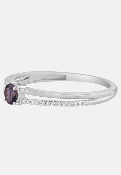 Ring aus 375 Weißgold mit Diamant