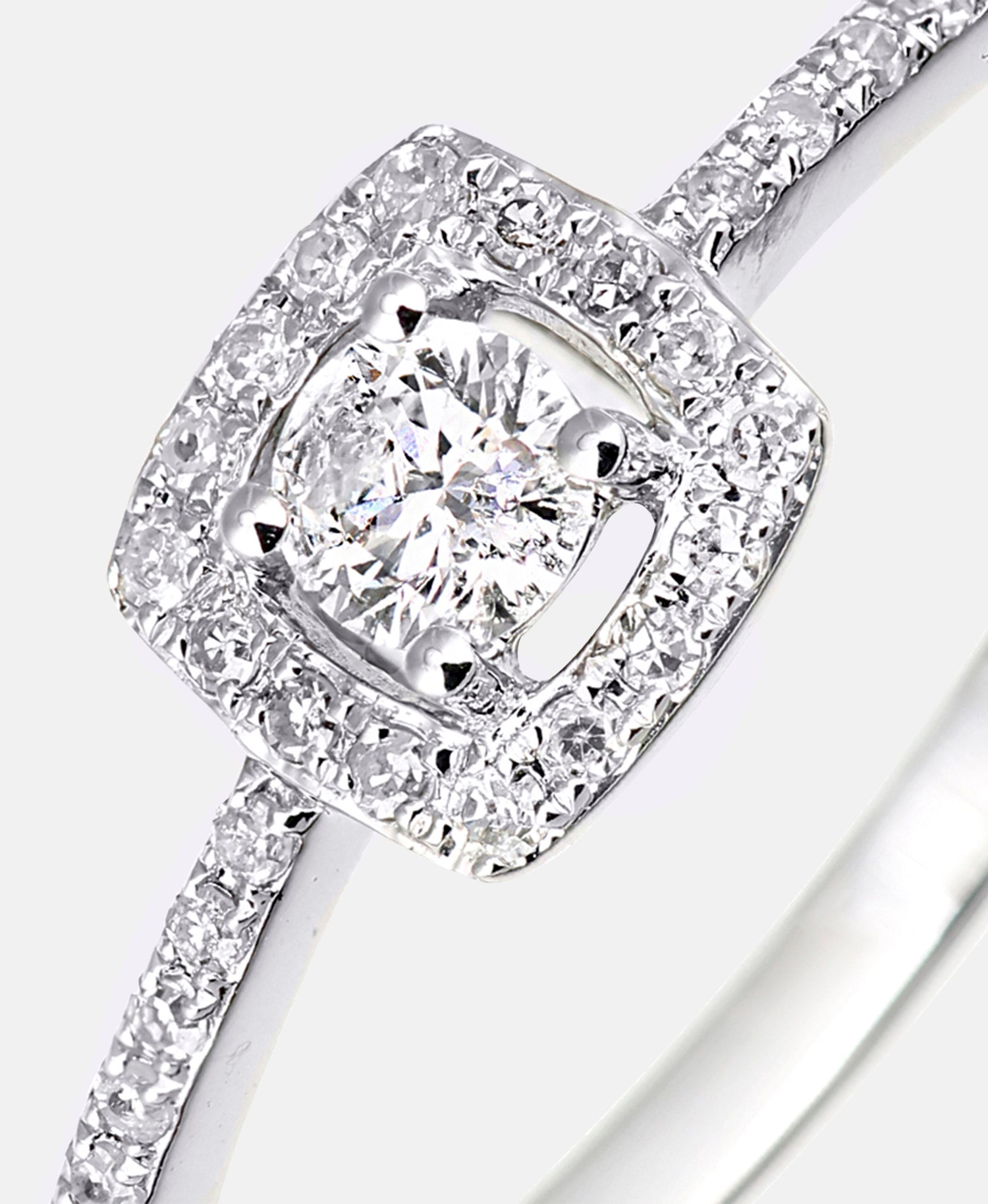Verlobungsring aus 375 Weißgold mit Diamant