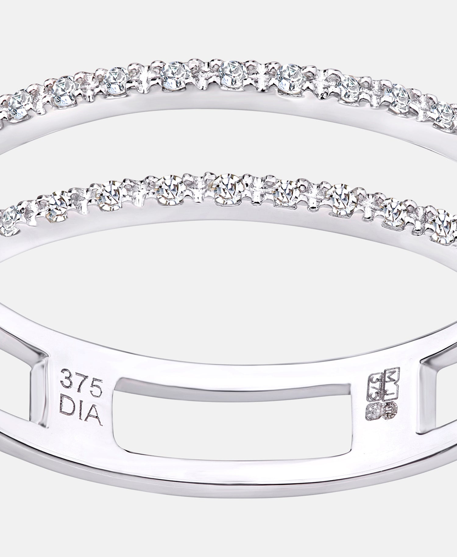 Ring aus 375 Weißgold mit Diamant