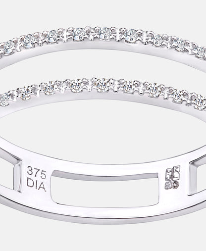 Ring aus 375 Weißgold mit Diamant