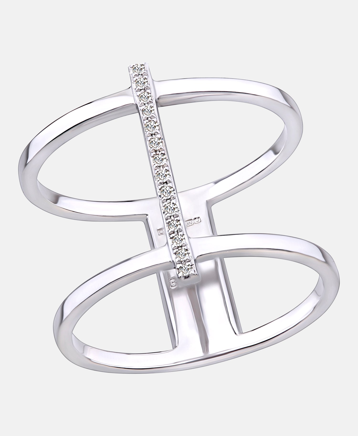 Ring aus 375 Weißgold mit Diamant