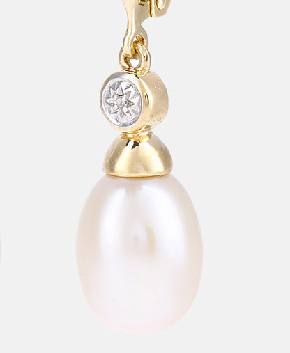 Ohrhänger aus 375 Gelbgold mit Diamant mit Perle