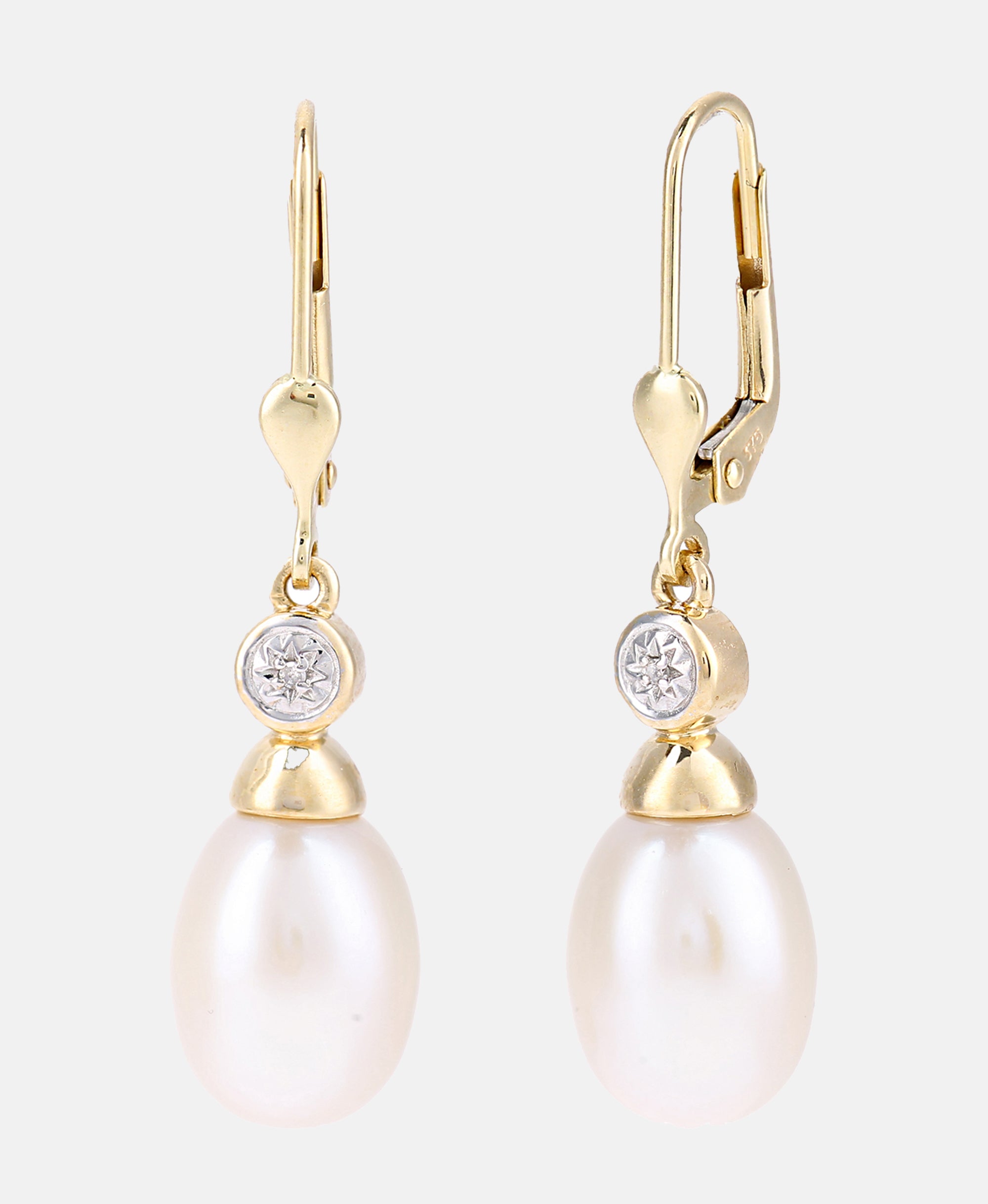 Ohrhänger aus 375 Gelbgold mit Diamant mit Perle