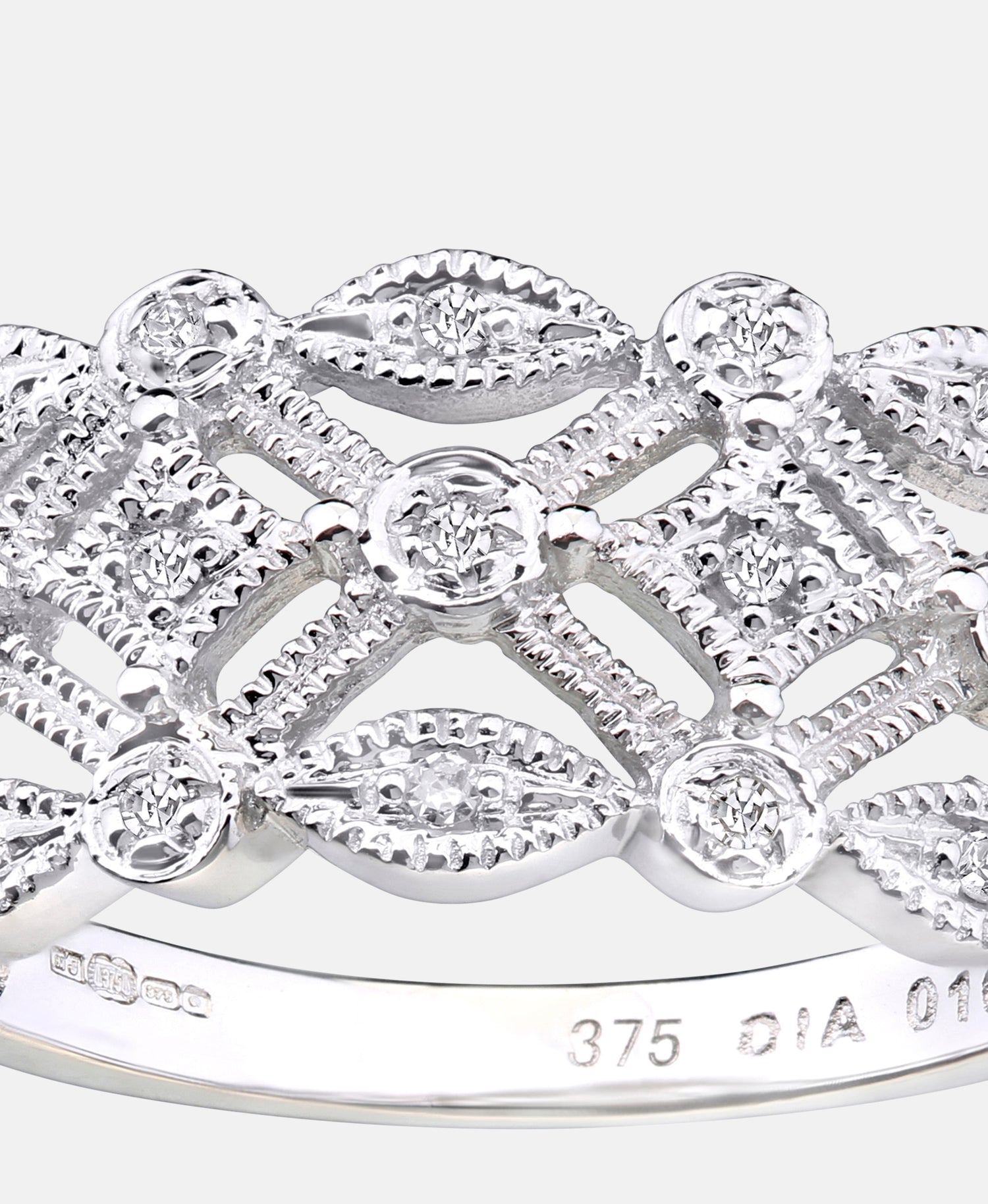 Ring aus 375 Weißgold mit Diamant