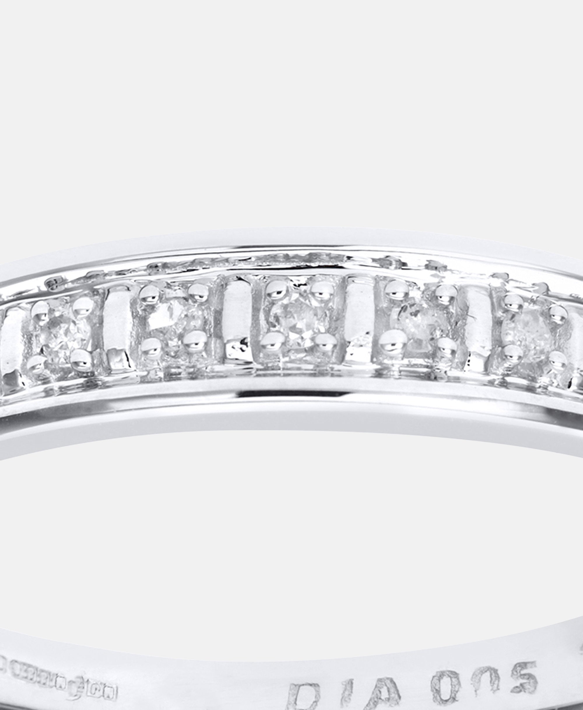 Eternity-Ring aus 375 Weißgold mit Diamant