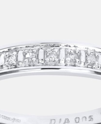 Eternity-Ring aus 375 Weißgold mit Diamant