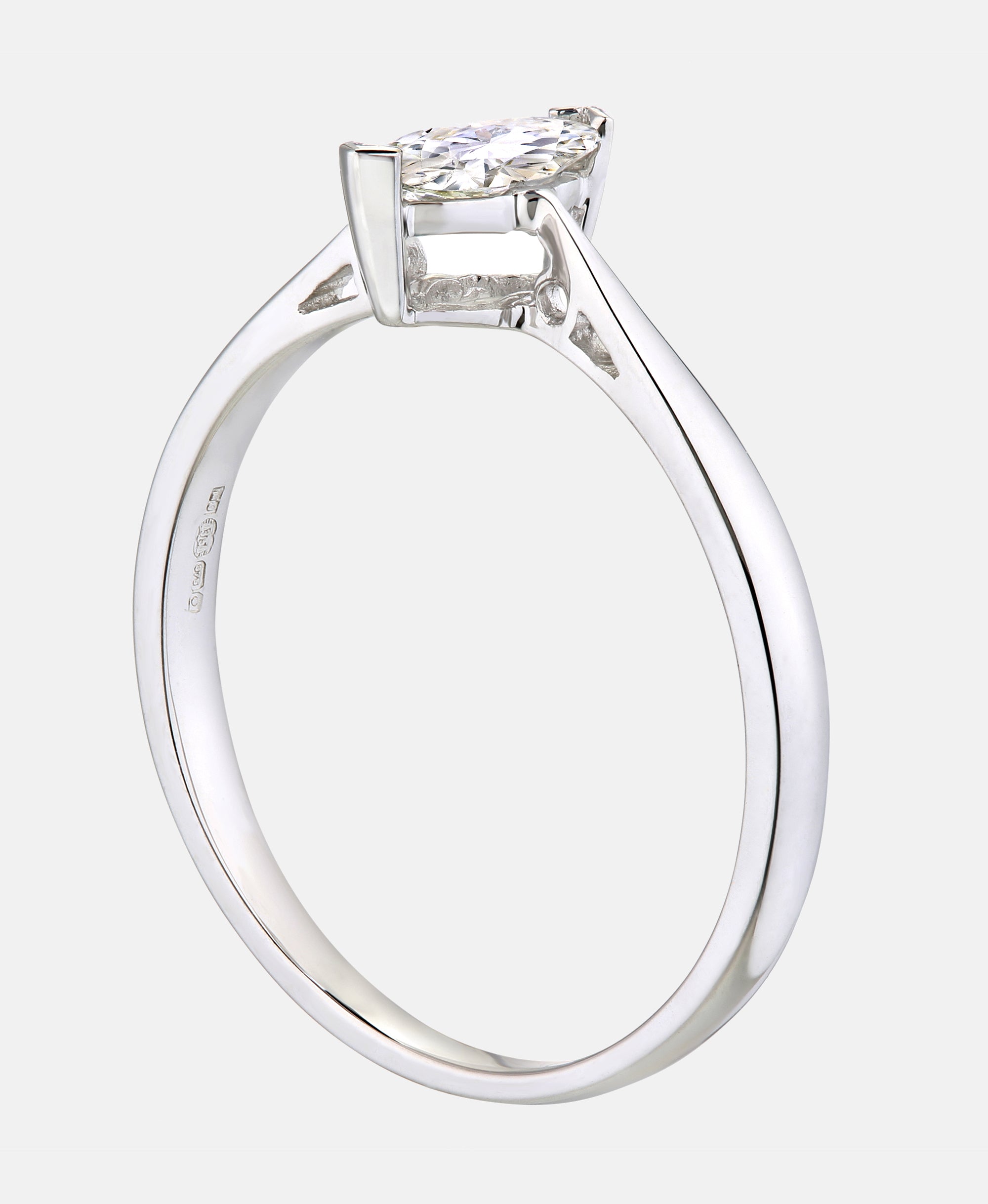 Ring aus 375 Weißgold mit Diamant