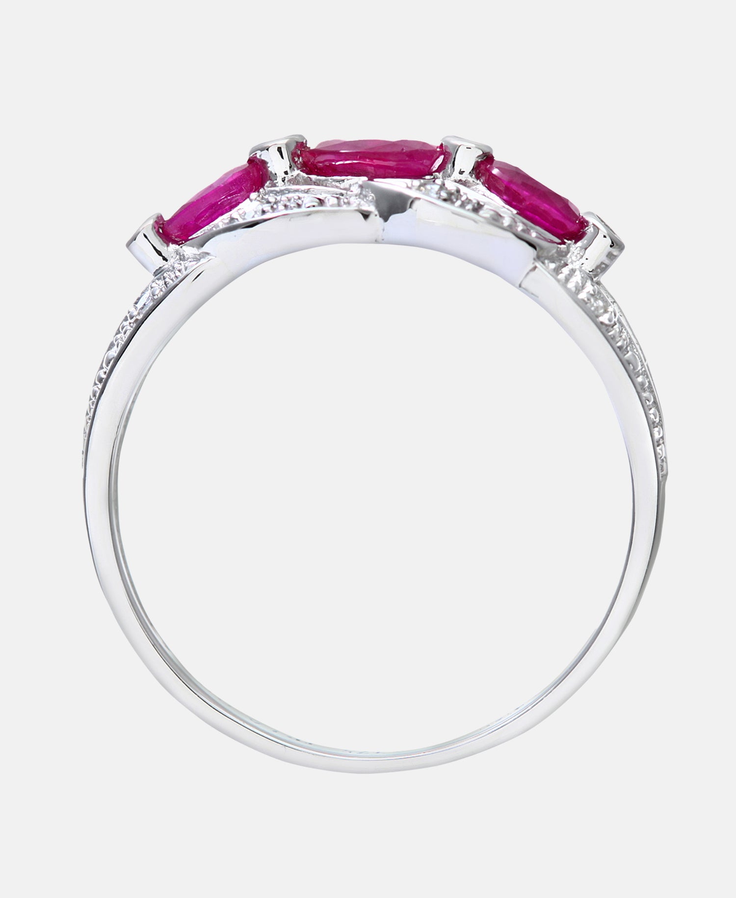 Ring aus 375 Weißgold mit Diamant mit Rubin