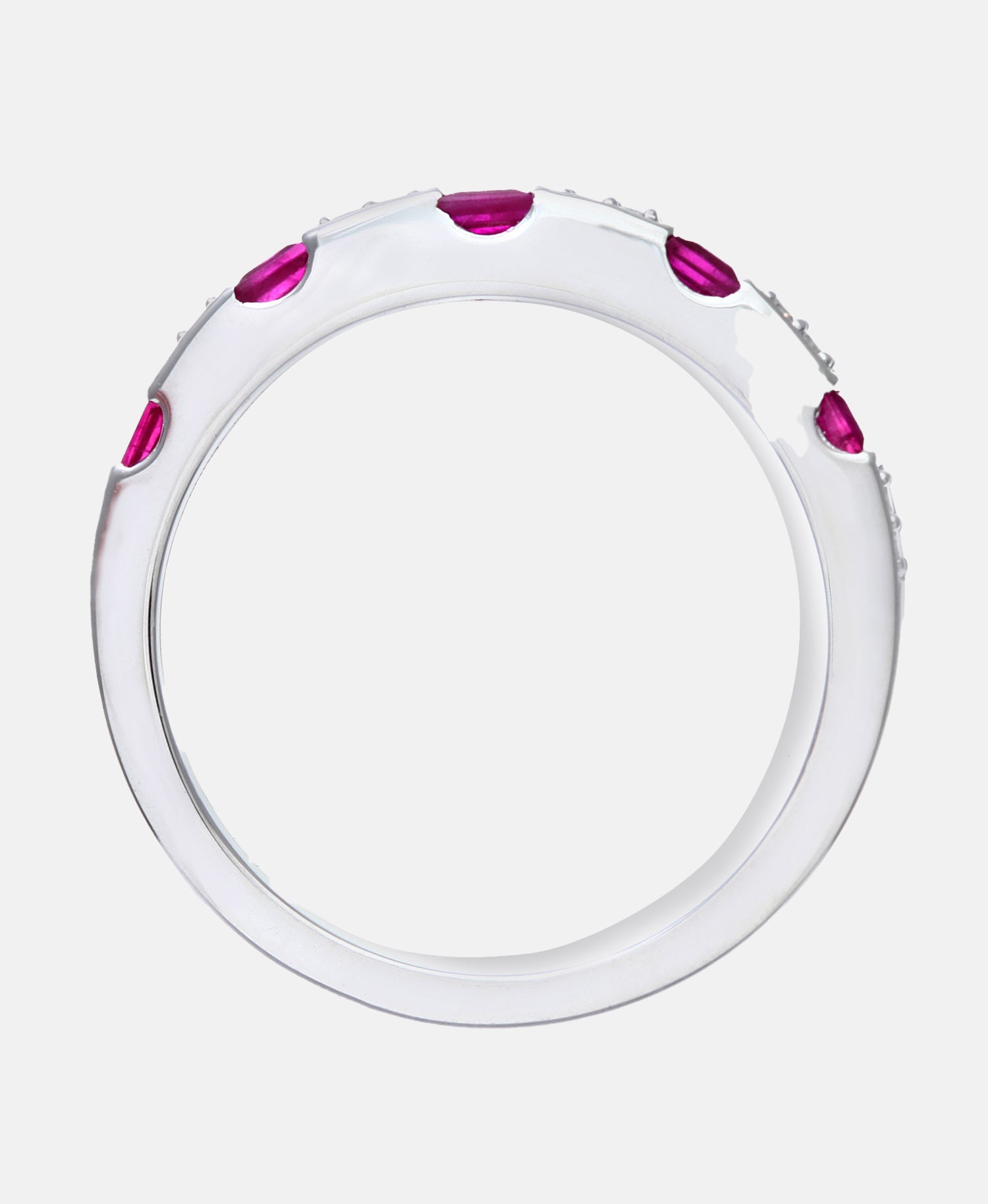 Eternity-Ring aus 375 Weißgold mit Diamant mit Rubin