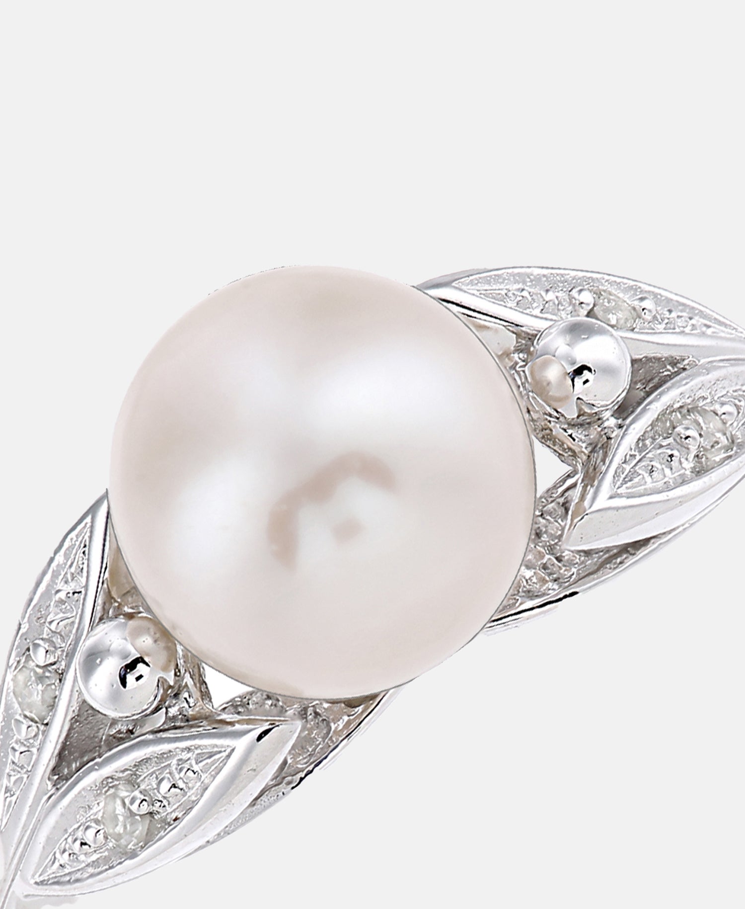 Ring aus 375 Weißgold mit 0.03 Karat Diamant mit Perle