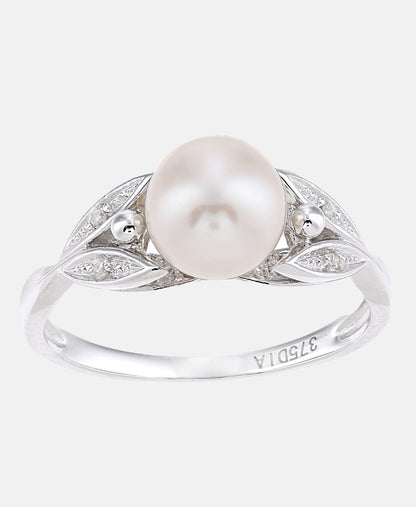 Ring aus 375 Weißgold mit 0.03 Karat Diamant mit Perle