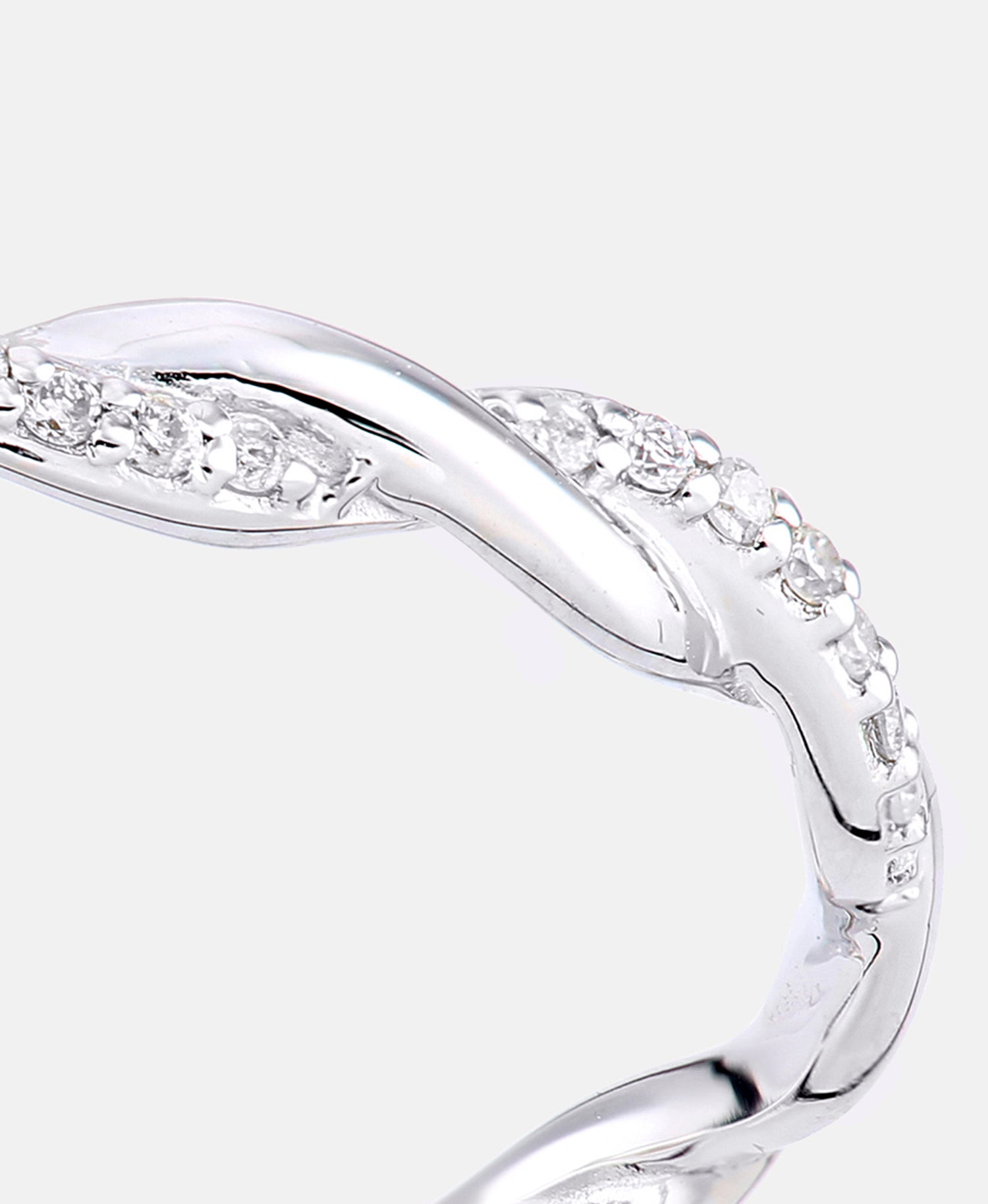 Eternity-Ring aus 375 Weißgold mit Diamant