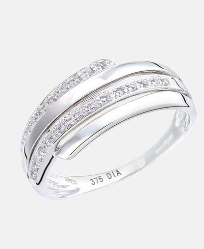 Ring aus 375 Weißgold mit Diamant