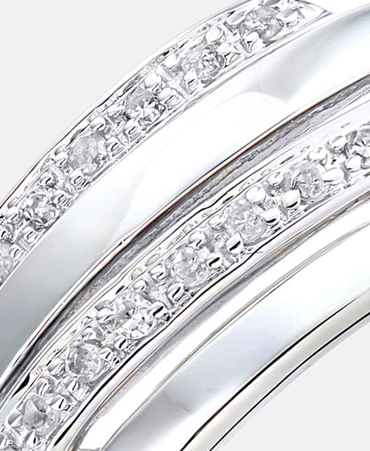 Ring aus 375 Weißgold mit Diamant