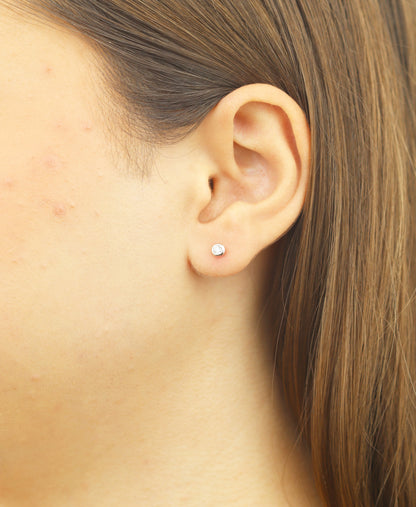 Ohrringe aus 375 Weißgold mit Diamant