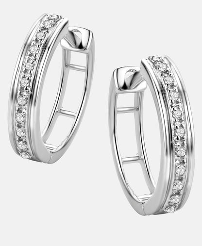 Ohrringe aus 375 Weißgold mit Diamant