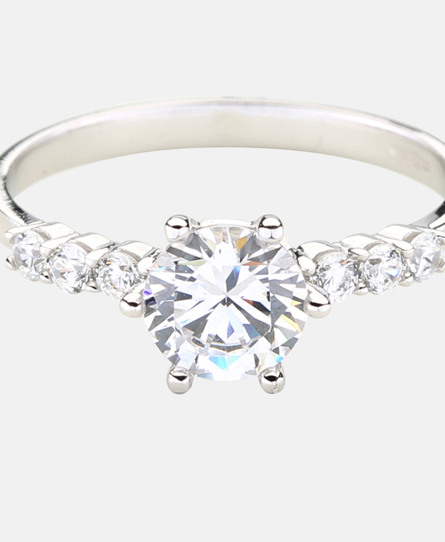 Verlobungsring aus 375 Weißgold mit Zirkonia